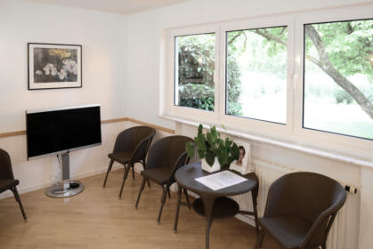 Warteraum Zahnarztpraxis Dr. Schultz Schorndorf